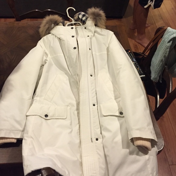 Burberry White Puffer Jacket - Picture 3 of 9